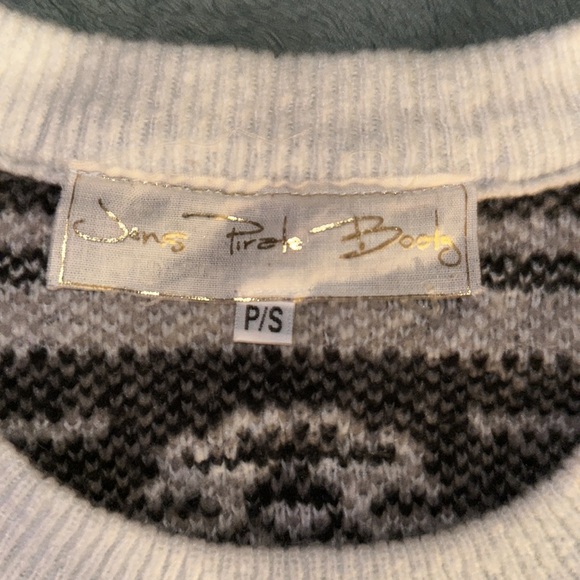 Jen’s pirate booty sitting bull/ cow skull sweater - Picture 9 of 10